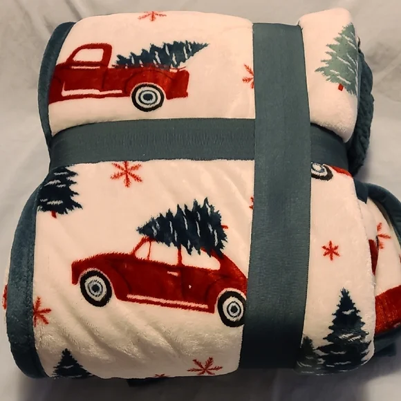 Plush Sherpa Throw Blanket - White and Green - Picture 2 of 2